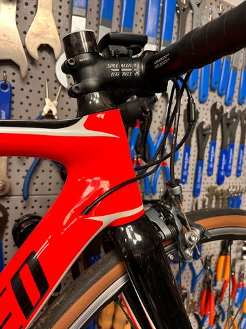 Used Specialized Tarmac Comp 2017 2017 Road & Gravel, Red — image 9 of 18