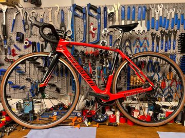 Used Specialized Tarmac Comp 2017 2017 Road & Gravel, Red — image 15 of 18