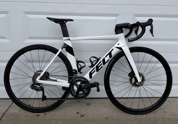Used Felt AR Advanced Ultegra Di2 2022 2022 Road & Gravel, White — image 1 of 8