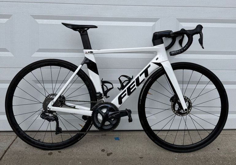 Used Felt AR Advanced Ultegra Di2 2022 2022 Road & Gravel, White — image 1 of 8