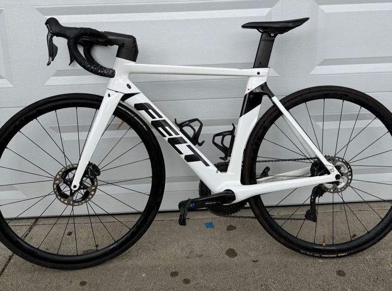 Used Felt AR Advanced Ultegra Di2 2022 2022 Road & Gravel, White — image 2 of 8