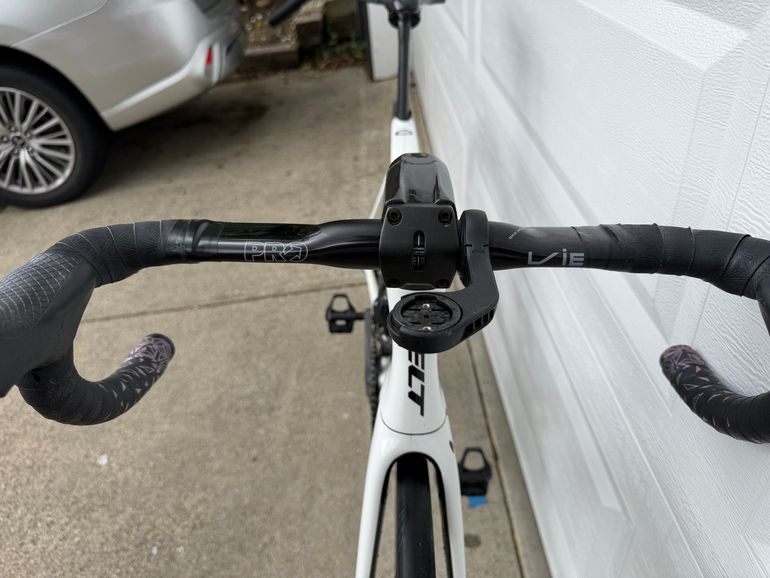 Used Felt AR Advanced Ultegra Di2 2022 2022 Road & Gravel, White — image 5 of 8