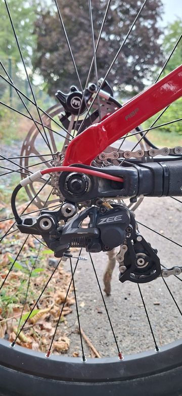 Used Trek Session 2016 Mountainbike, Red, 27.5 (650B) — image 7 of 8