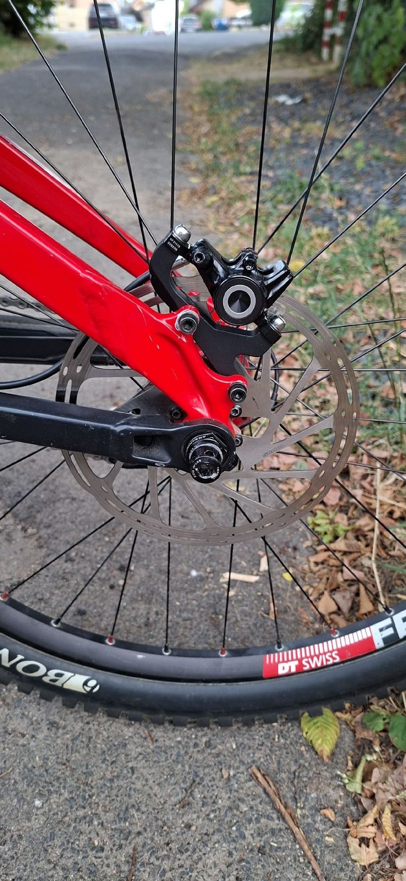 Used Trek Session 2016 Mountainbike, Red, 27.5 (650B) — image 6 of 8