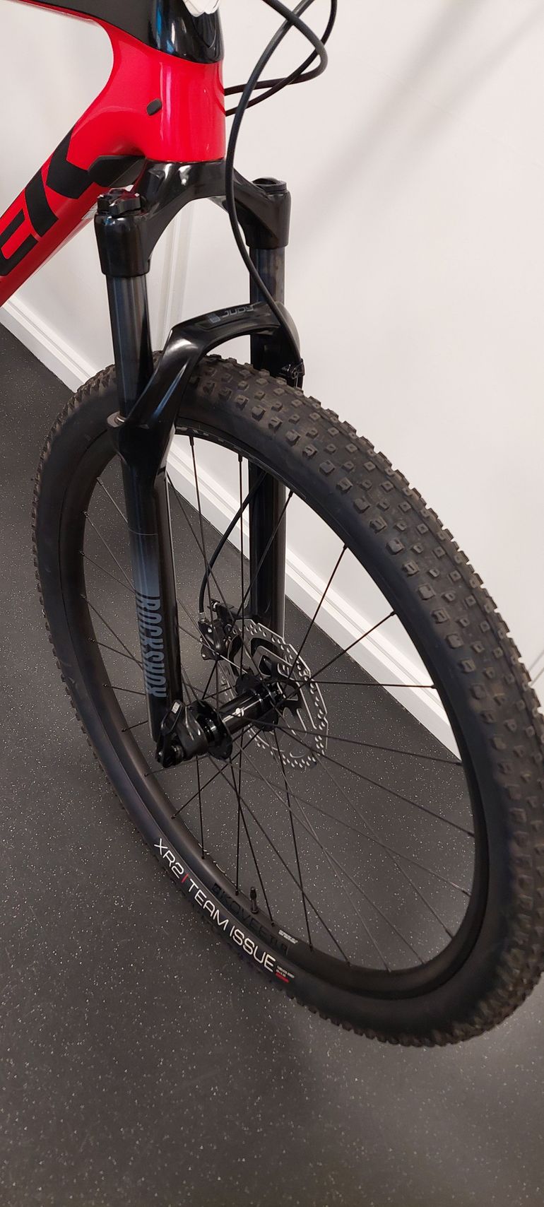 Used Trek Procaliber 9.5 2024 2024 Mountainbike, Rot, 29 — image 5 of 7
