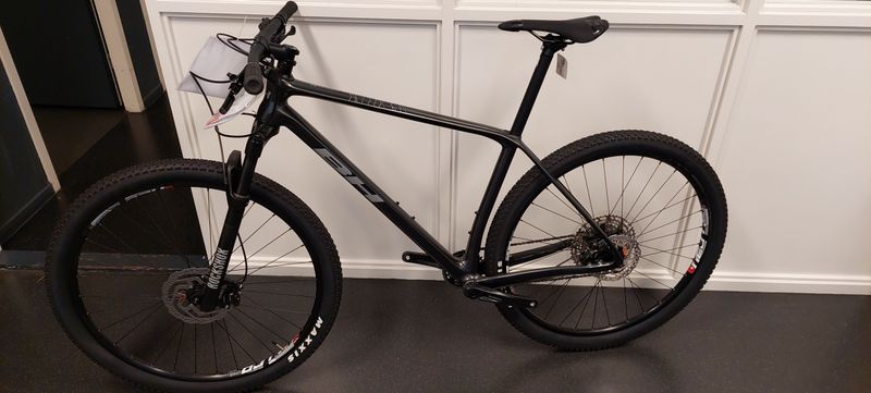 Used BH ULTIMATE RC 6.5 2023 2023 Mountainbike, Light Gray, 29 — image 2 of 4