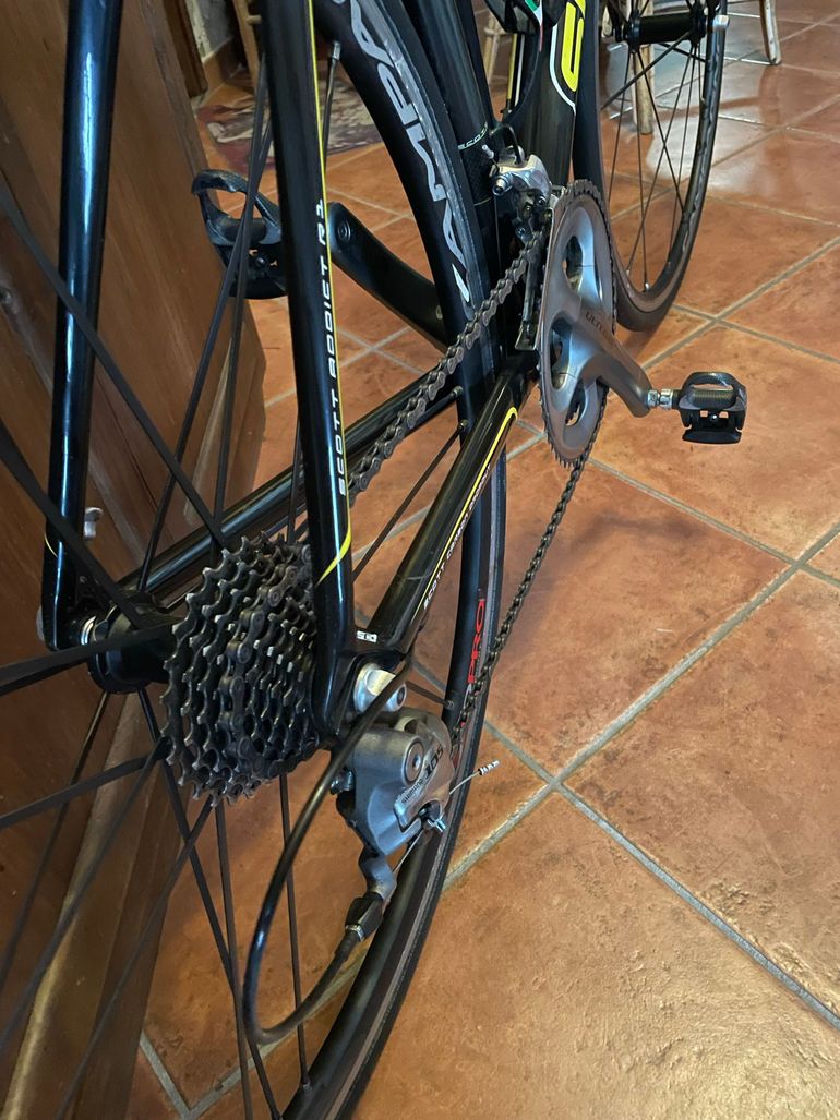Used Scott Addict R1 2015 Road & Gravel, Black — image 3 of 6