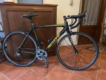 Used Scott Addict R1 2015 Road & Gravel, Black — image 2 of 6