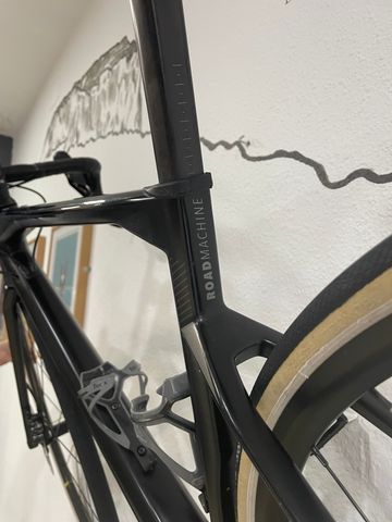 Used BMC Roadmachine Four 2021 2021 Road & Gravel, Black — image 6 of 10