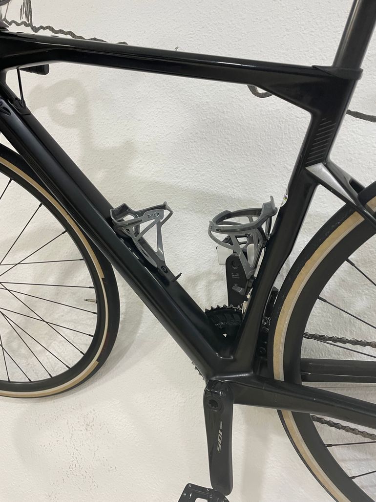 Used BMC Roadmachine Four 2021 2021 Road & Gravel, Schwarz — image 7 of 10