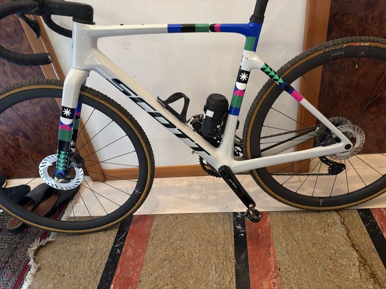 Used Scott Addict Gravel RC 2025 Road & Gravel, White — image 2 of 3
