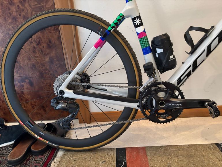Used Scott Addict Gravel RC 2025 Road & Gravel, White — image 3 of 3