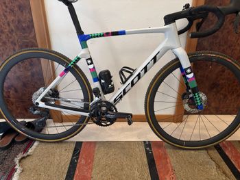 Used Scott Addict Gravel RC 2025 Road & Gravel, White — image 1 of 3