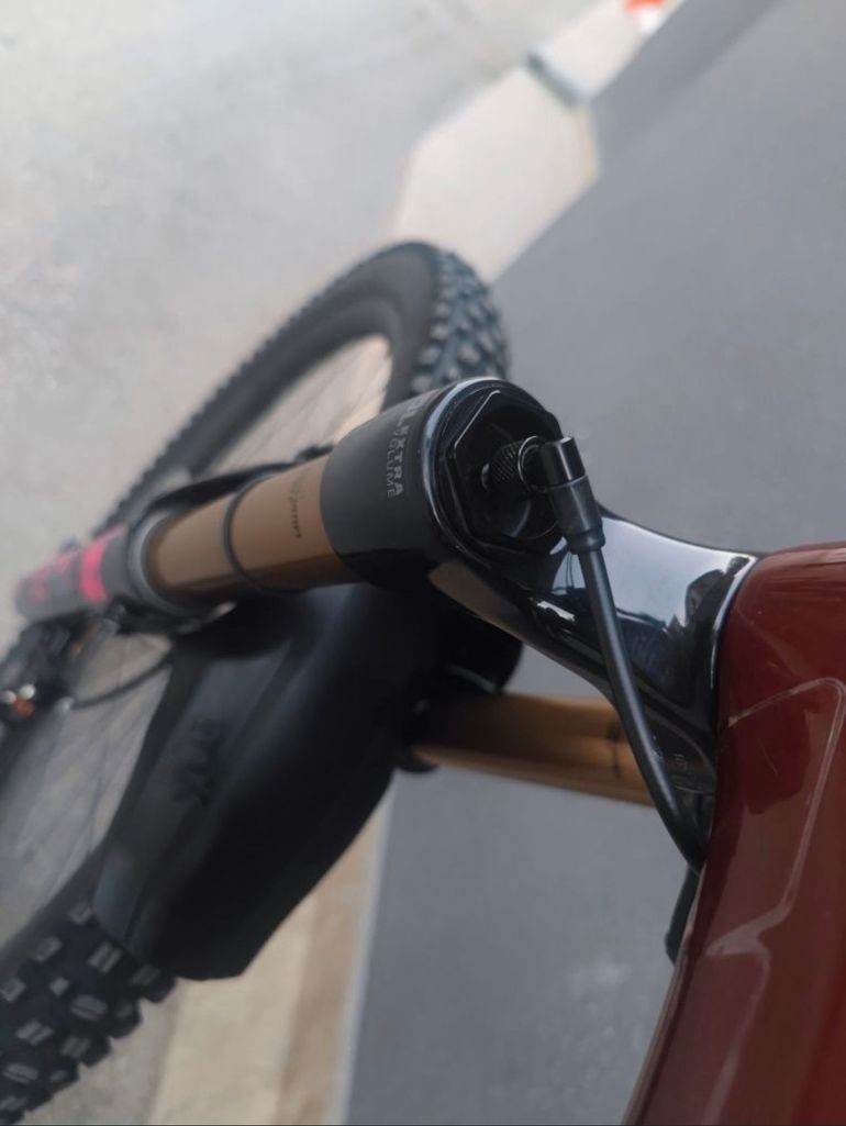 Used Specialized Turbo Levo Pro Carbon 2024 2024 Mountainbike, Red, 29, 27.5 — image 9 of 12
