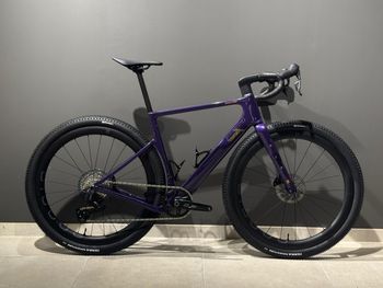 3T, Extrema Italia Rival E1
