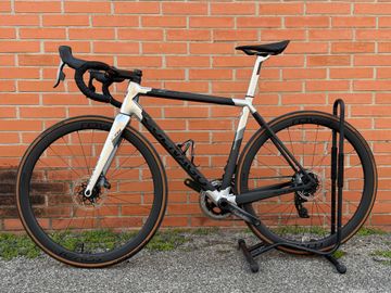 Used Colnago C64 2020 Road & Gravel, Black — image 2 of 10