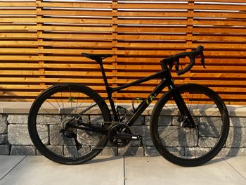Used Liv Avail Advanced Pro 1 2022 2022 Road & Gravel — image 1 of 7