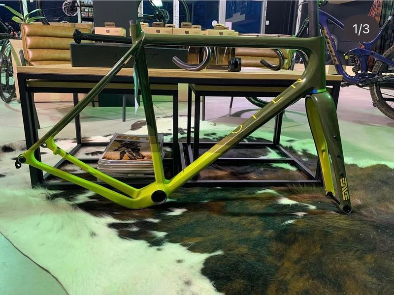 Used Open WI.DE. X ENVE Frameset 2022 Road & Gravel, Green — image 1 of 3