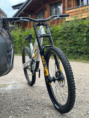 Commencal, Commencal Clash Custom