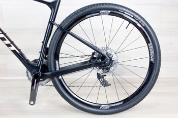 Used Giant Revolt Advanced Pro 2023 Road & Gravel, Black — image 13 of 18
