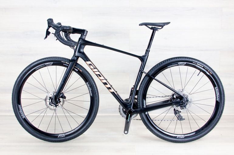 Used Giant Revolt Advanced Pro 2023 Road & Gravel, Black — image 2 of 18