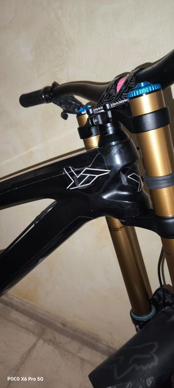 Použité YT Industries Tues CF 2018 Frameset 2018 Mountainbike — obrázek 2 z 15