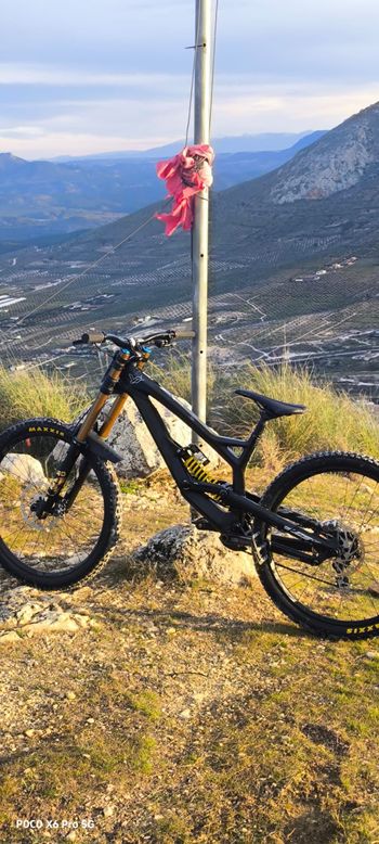 Použité YT Industries Tues CF 2018 Frameset 2018 MTB