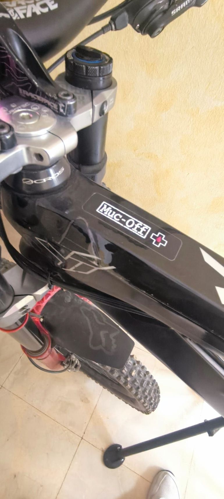 Použité YT Industries Tues CF 2018 Frameset 2018 Mountainbike — obrázek 7 z 15