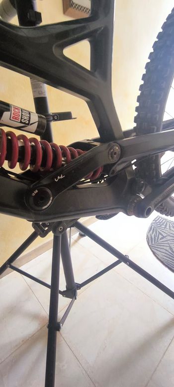 Použité YT Industries Tues CF 2018 Frameset 2018 Mountainbike — obrázek 9 z 15