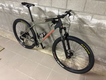 Used Orbea ALMA M50 2022 2022 Mountainbike — image 1 of 7