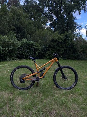 Brugt YT Industries Jeffsy UNCAGED 8 29 2023 2023 Mountainbike — billede 1 af 2