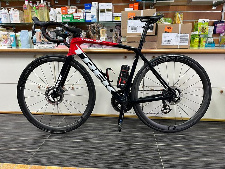 Used Trek Émonda SLR 7 2022 2022 Road & Gravel, Red — image 2 of 10