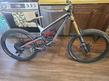 Commencal, Downhill  Furious 2019
