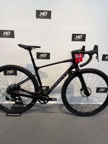 Tweedehands Giant Revolt Advanced 1 2023 2023 Road & Gravel — afbeelding 1 van 4