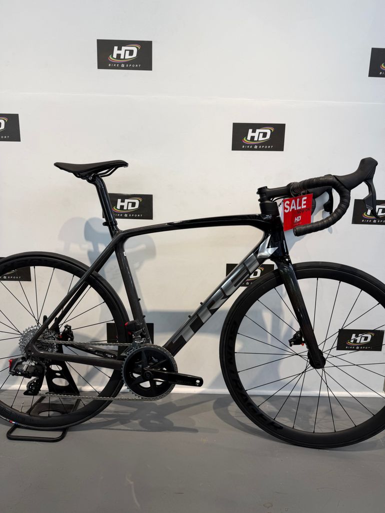 Used Trek Émonda SL 6 AXS 2024 Road & Gravel — image 1 of 4