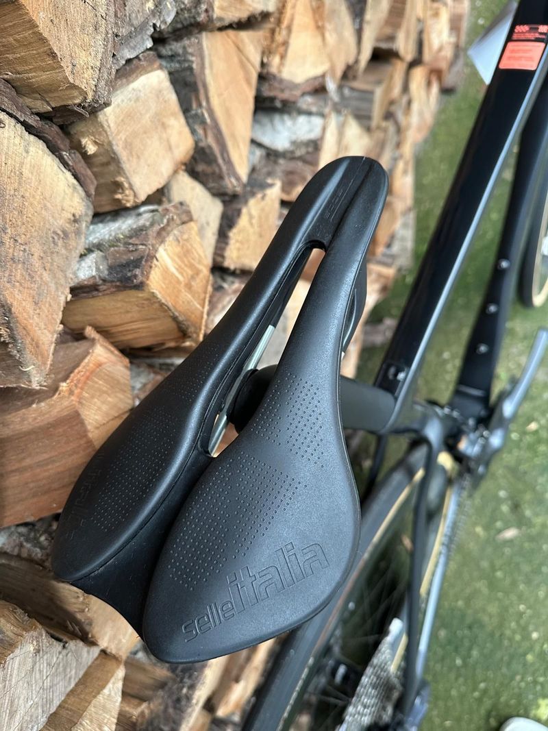Used Fuji Transonic 1.3 2022 2022 Road & Gravel, Black — image 8 of 10