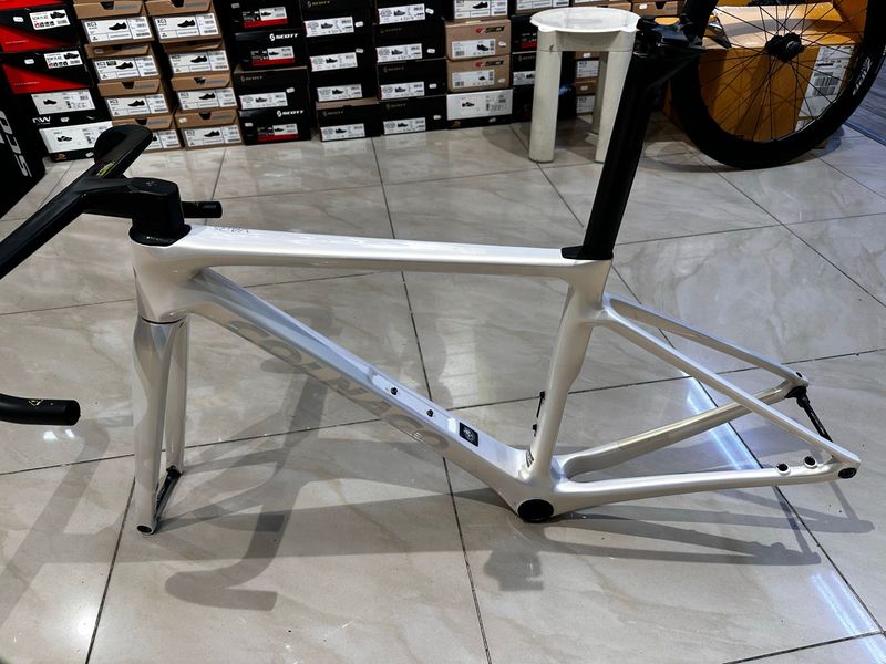 Used Colnago V4RS 2024 Road & Gravel, White — image 2 of 8