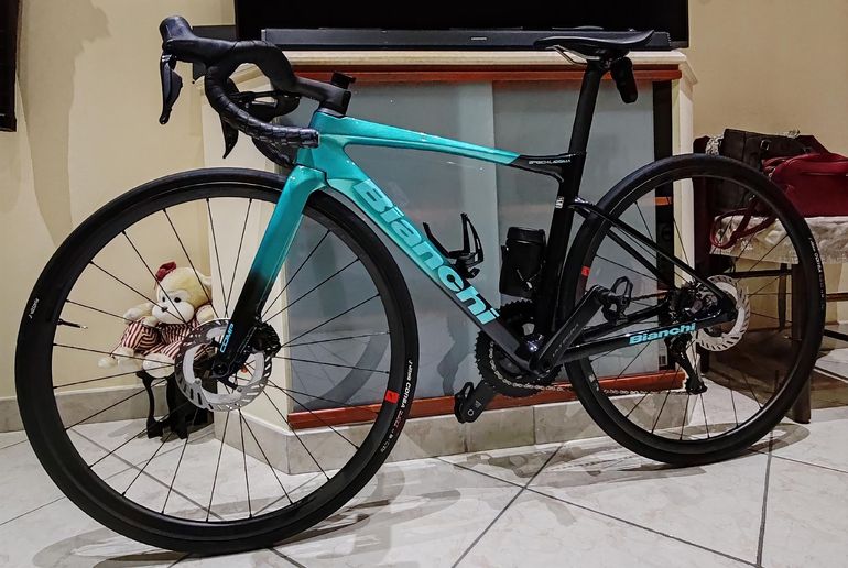 Used Bianchi Specialissima COMP Ultegra Di2 2025 2025 Road & Gravel, Blue — image 2 of 8
