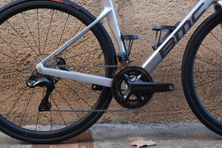 Used BMC Roadmachine 01 FOUR 2024 2024 Road & Gravel, Light Gray — image 9 of 12