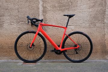 Used BMC Roadmachine AMP THREE 2023 2023 Road & Gravel, Red — image 2 of 12