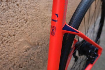 Used BMC Roadmachine AMP THREE 2023 2023 Road & Gravel, Red — image 11 of 12