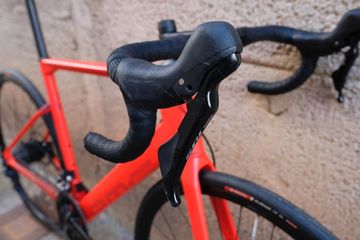 Used BMC Roadmachine AMP THREE 2023 2023 Road & Gravel, Red — image 5 of 12