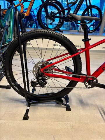 Used Cannondale Trail 2 2026 2026 Mountainbike, Red, 27.5 — image 2 of 3
