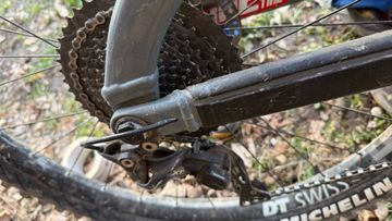 Devinci DC NX 11s 2020 2020 Mountainbike usato, Grigio chiaro — immagine 4 di 7