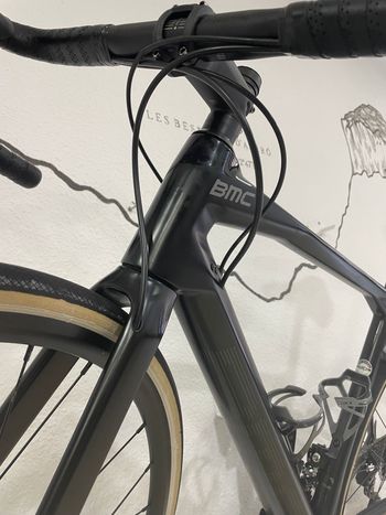 Used BMC Roadmachine Four 2021 2021 Road & Gravel, Black — image 7 of 9