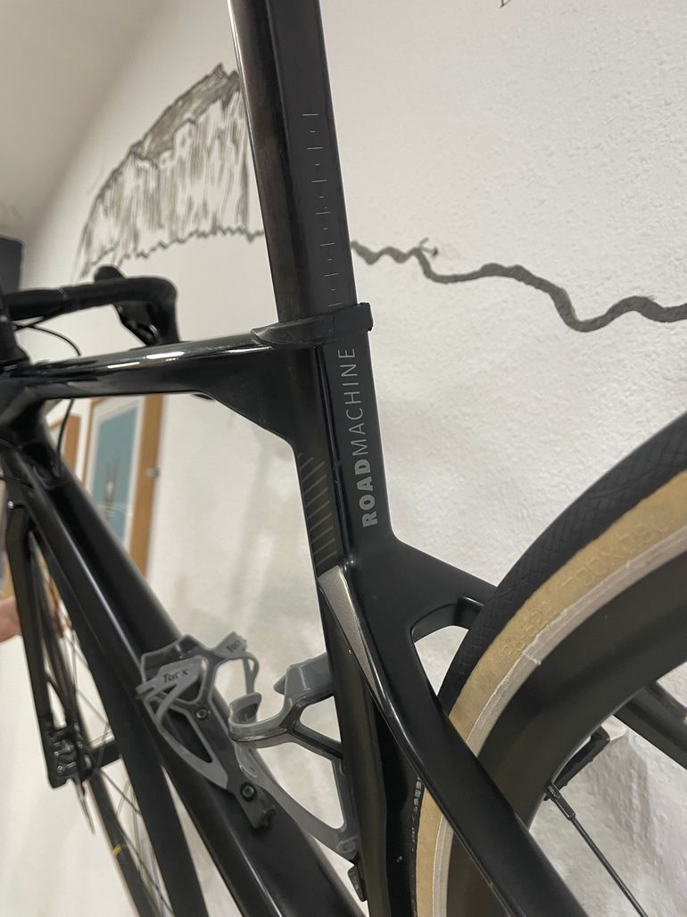 Used BMC Roadmachine Four 2021 2021 Road & Gravel, Black — image 5 of 9