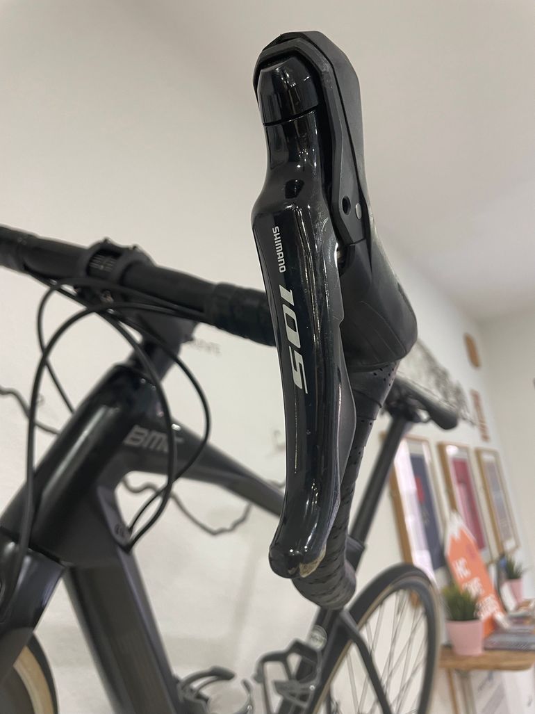 Used BMC Roadmachine Four 2021 2021 Road & Gravel, Black — image 8 of 9