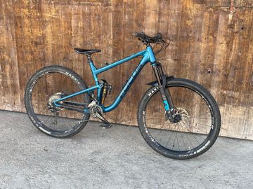 Tweedehands Focus JAM 6.9 SEVEN 2019 2019 Mountainbike — afbeelding 1 van 10