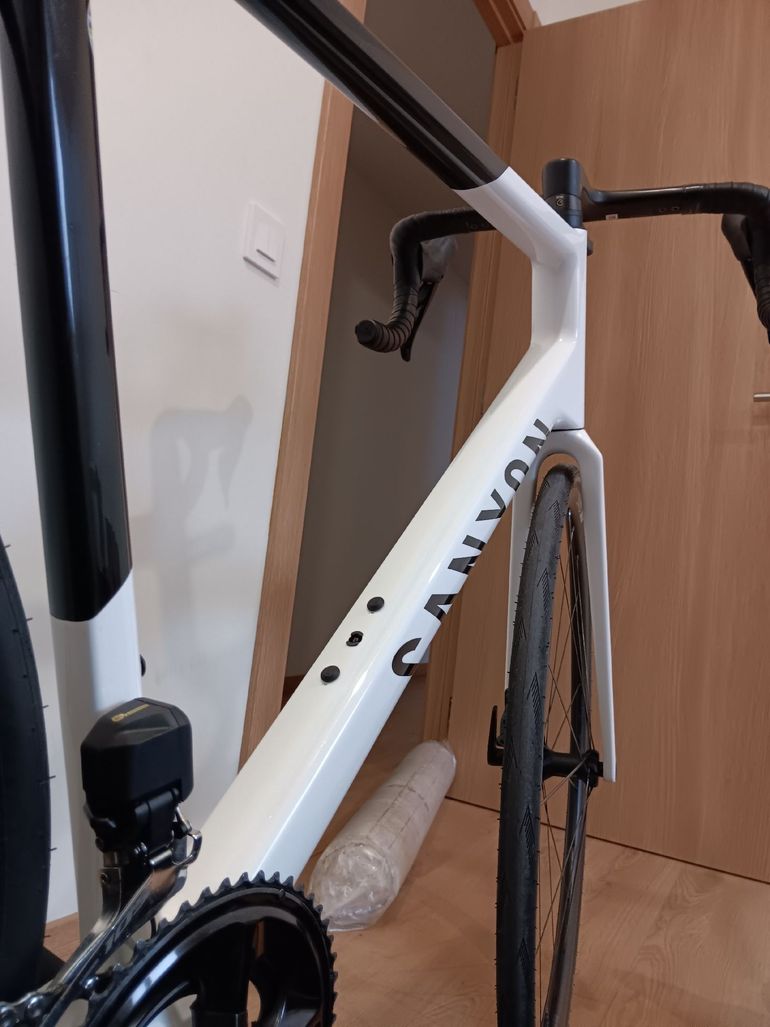 Used Canyon Ultimate CF SL 7 Di2 2024 2024 Road & Gravel, White — image 8 of 10