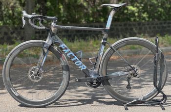 Used Factor Ostro Shimano Ultegra Di2 2022 Road & Gravel, Black — image 14 of 14